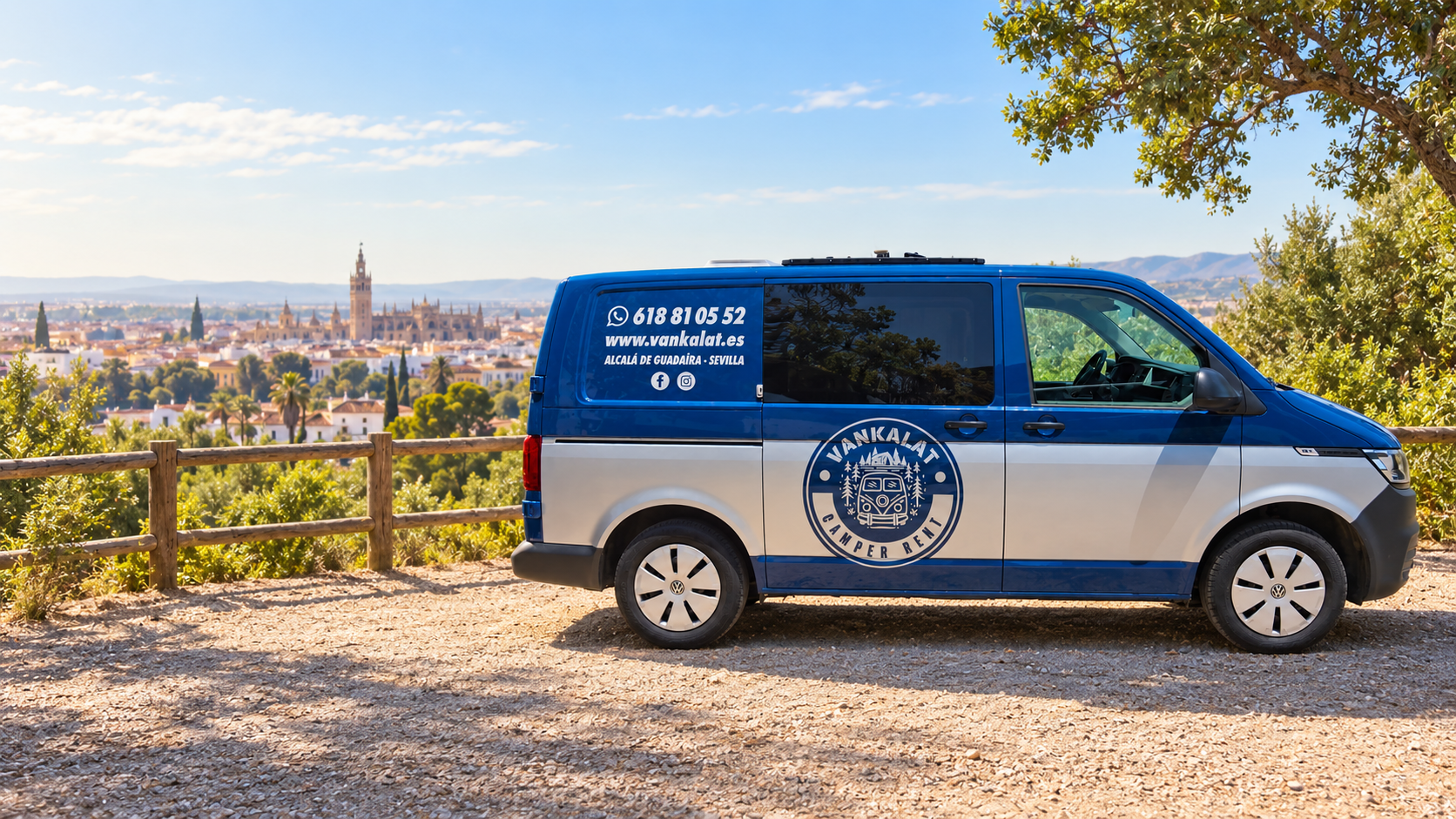 Furgoneta camper Vankalat con vistas a Sevilla y la Giralda